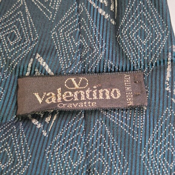 Valentino Vintage 100% Silk Tie Hand Made In Italy - Picture 3 of 4